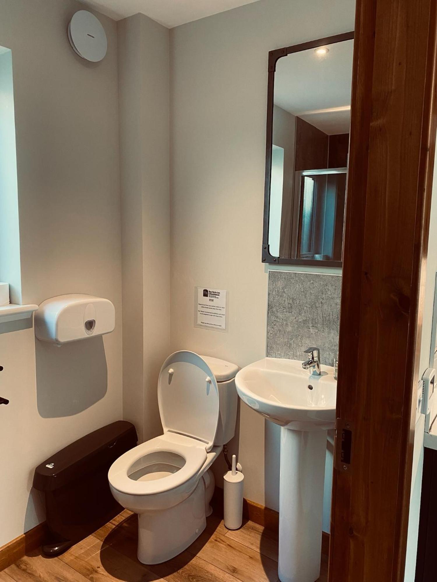 פורט ויליאם Ben Nevis Inn Rooms מראה חיצוני תמונה